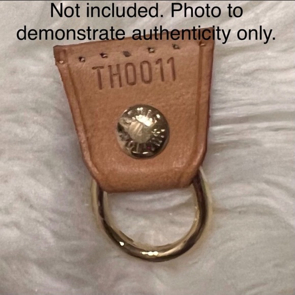 Louis Vuitton Hair Clips -Upcycled Luxury from Authentic Vintage Handbag Canvas - Picture 8 of 11